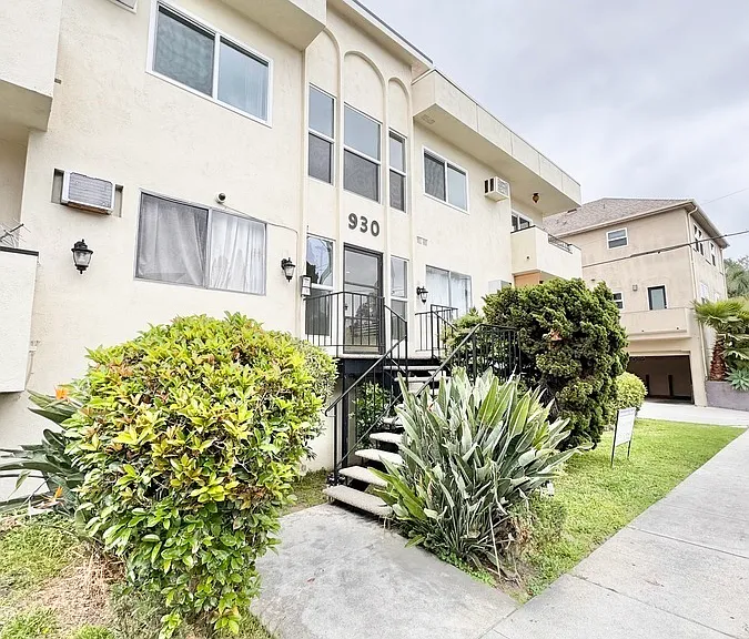 930 S Shenandoah St #2 — Photo 1