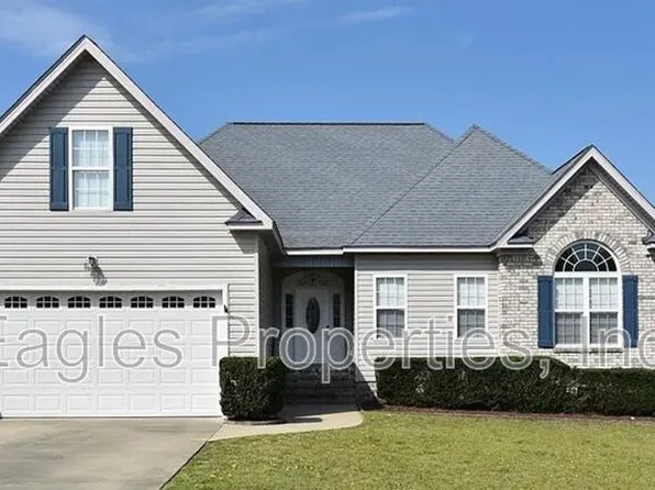 201 Autumn Ridge Dr, Pikeville, NC 27863