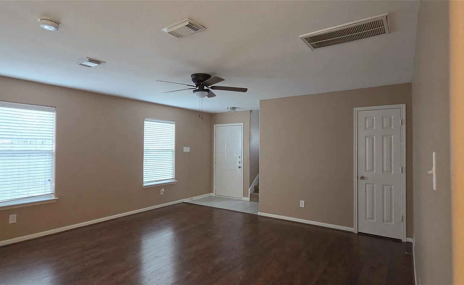 4 bed, 2.5 bath, 1890 sqft, $2,150 — Photo 4