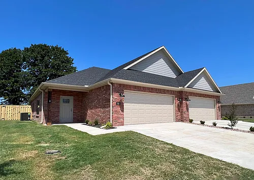 544 Bradford Dr #A Photo 1