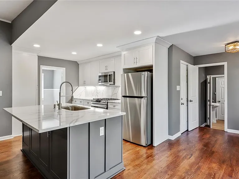 2341 Rubart Dr — Photo 12