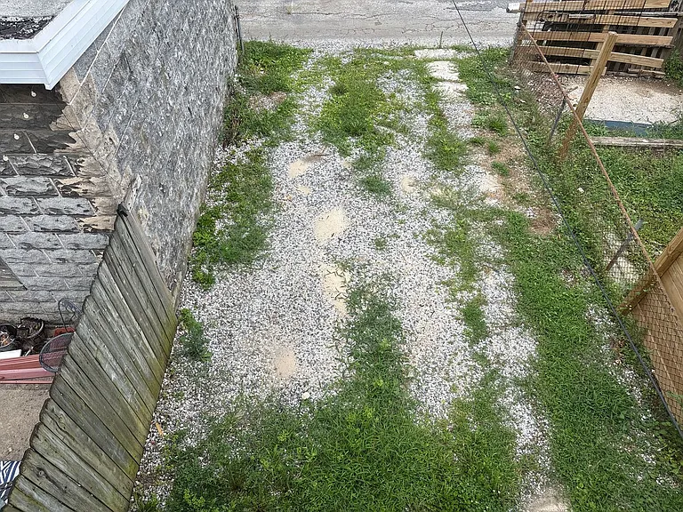 853 E Philadelphia St — Photo 22