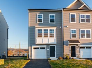 75 Grand Palace Dr, Charles Town, WV 25414