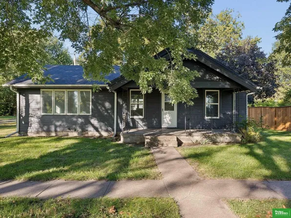 416 N 11th St, Tekamah, NE 68061