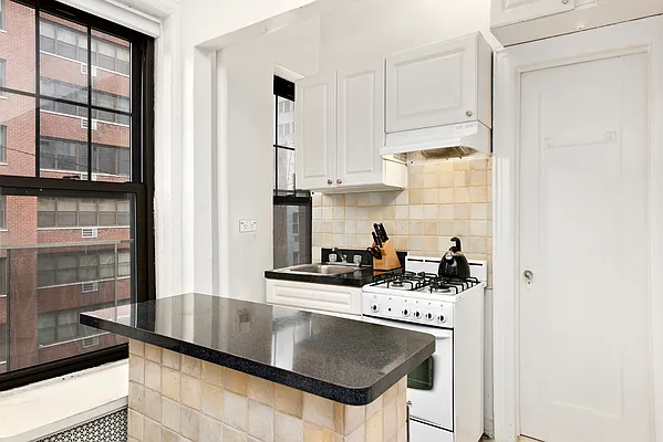 Rented by Douglas Elliman | media 7