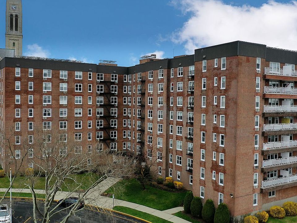 1st image of 350 Richmond Ter APT 2A