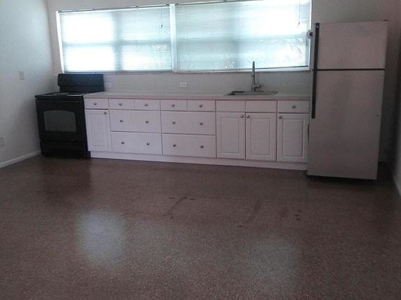 4th image of 3727 Cardinal Blvd