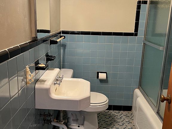 2nd image of 3019 Ashley Ave