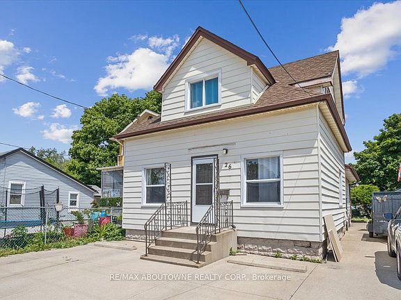 3rd image of 26 Vine St S