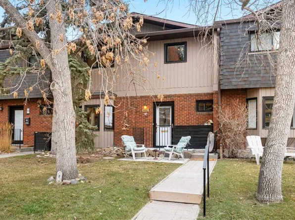 918 W 17th St NW, Calgary, AB T2N 2E4