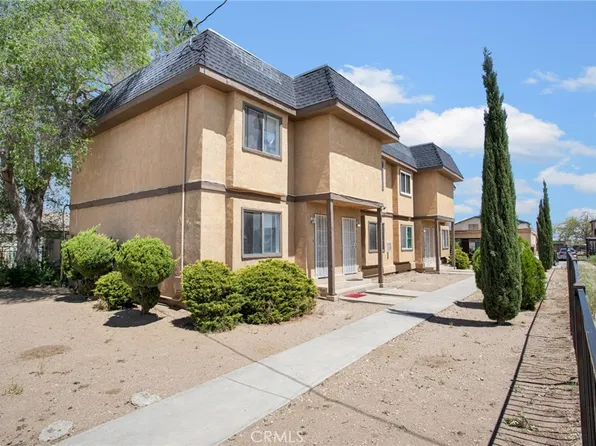 38464 10th St E, Palmdale, CA 93550