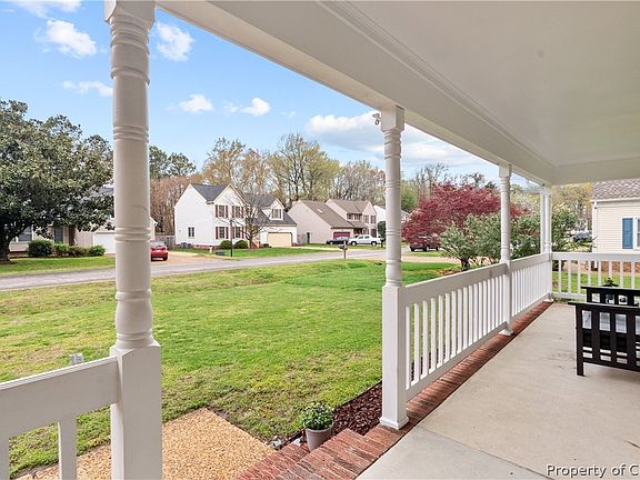 4th image of 313 Bridge Wood Dr