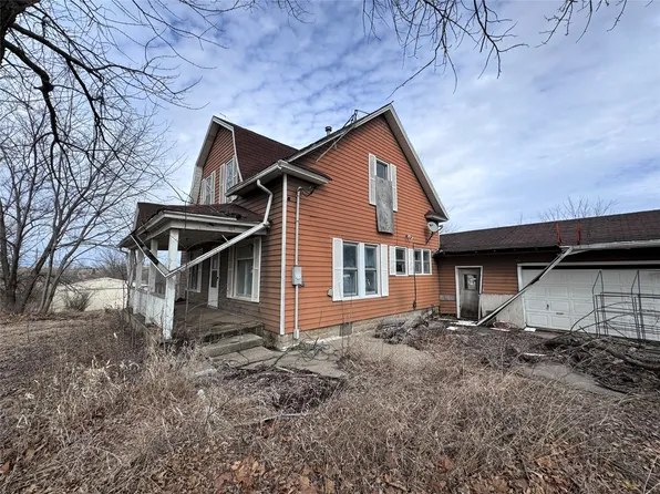 205 S West Ave, Lacona, IA 50139