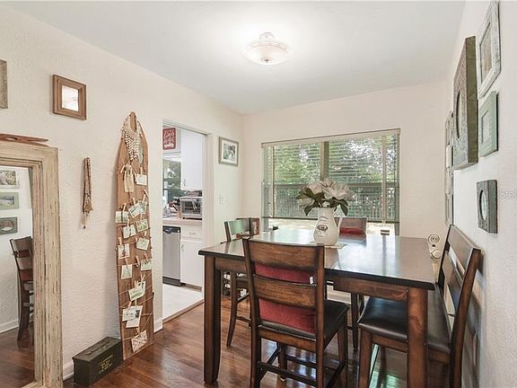 5th image of 2825 N Westmoreland Dr
