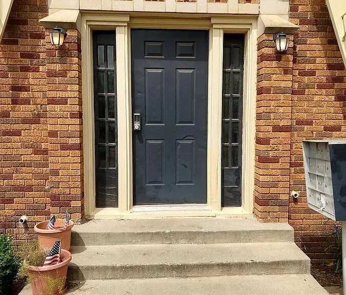 2601 N Walker Ave #9 — Photo 2