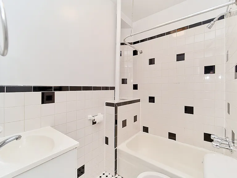 313 E 95th St #12A — Photo 6
