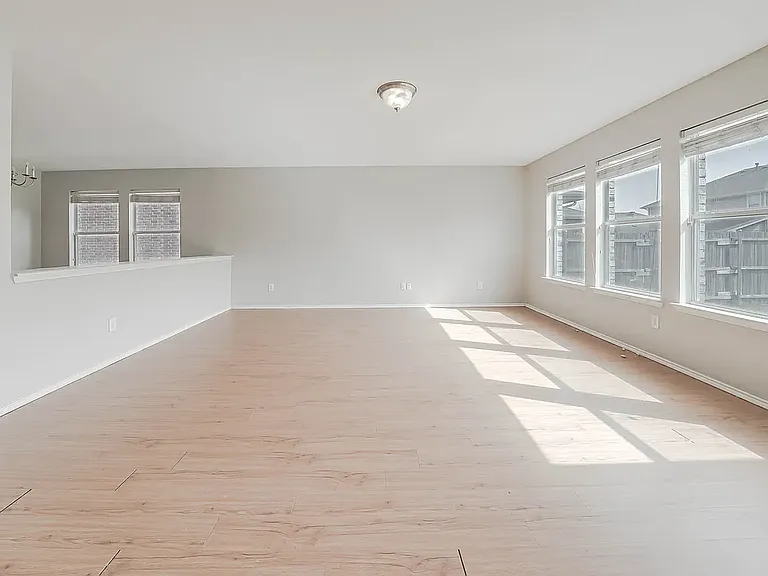 329 Highland Glen Dr — Photo 6