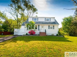 43 Glen Rd, Howell, NJ 07731