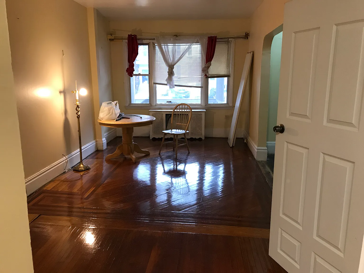 5 bed, 2400 sqft, $800 — Photo 1