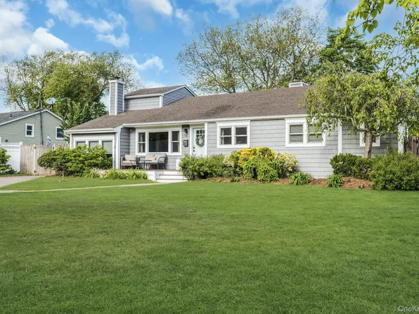 121 Lowell Road, Sayville, NY 11782