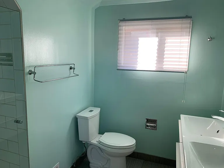 2502 W Argyle Pl — Photo 24