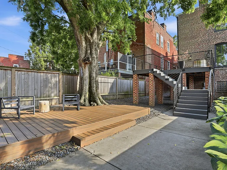 2608 E Broad St #2 — Photo 36