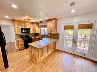 187 N 300 E, Centerville, UT 84014