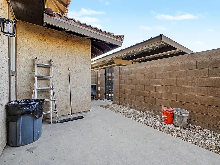 1812 W Village Way — Photo 25
