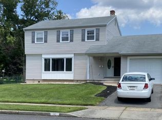 142 Lafayette Rd, Edgewater Park, NJ 08010