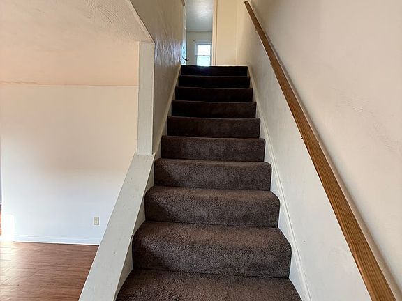 4th image of 529 Birch Way #C
