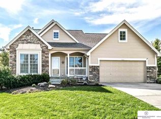 521 S 188th Avenue Cir, Elkhorn, NE 68022