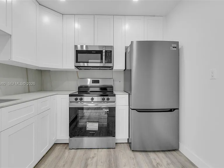 7925 Carlyle Ave #402 — Photo 7
