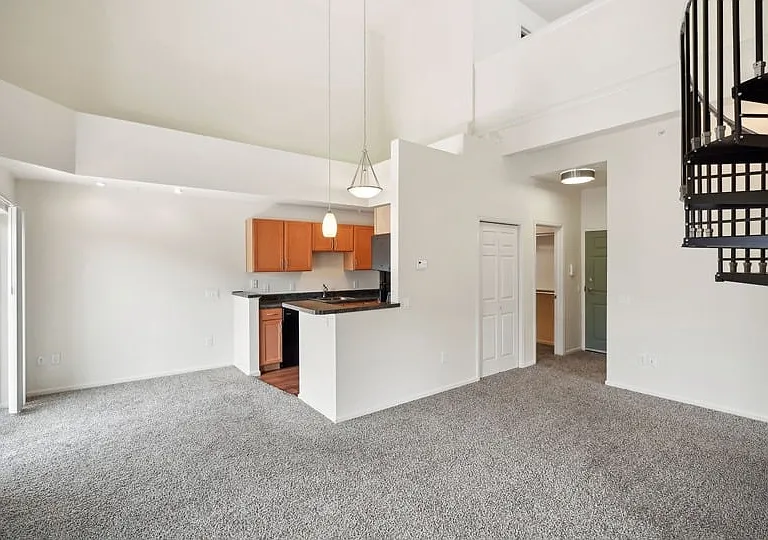 914 W Lake St — Photo 21