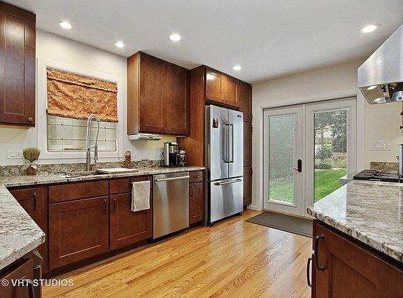 5th image of 1235 Forest Ave