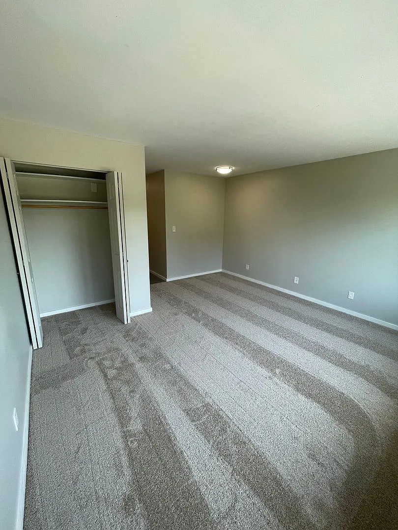 Mercer Crest Apartments — Photo 4