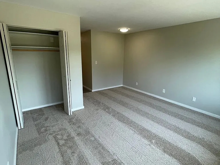 Mercer Crest Apartments — Photo 22