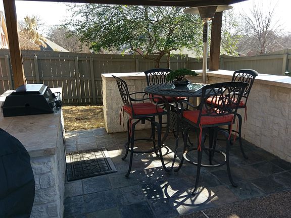 5th image of 3209 Chaucer Ln