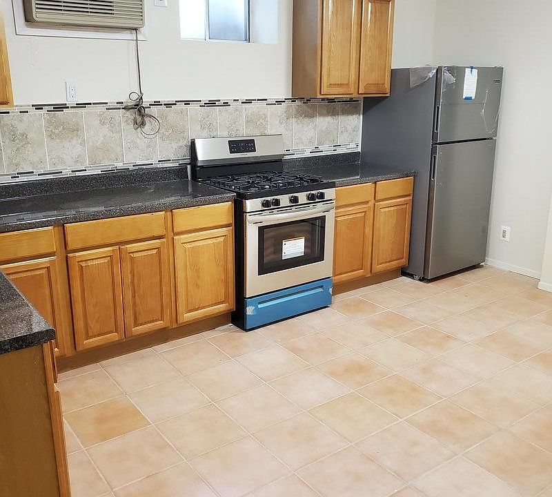 1st image of 2121 Kings Hwy #B1
