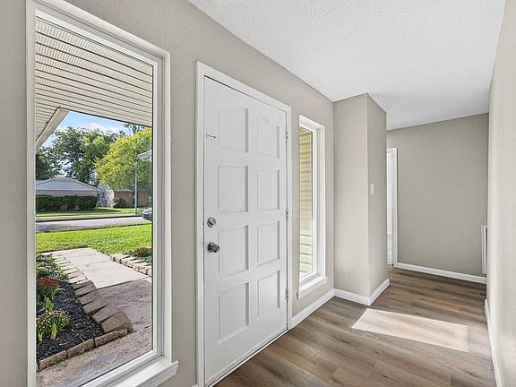 5th image of 2402 Colonial Ridge Dr