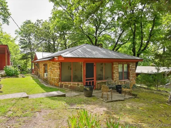 58 Oak St, Locust Grove, OK 74352