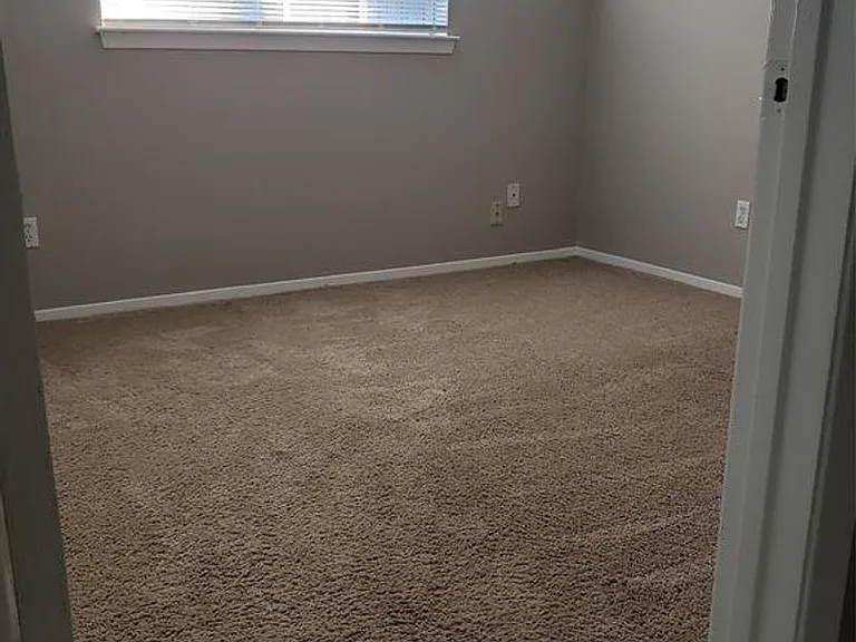 17010 Pastoria Dr — Photo 13