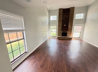 400 Shinoak Valley #N, Irving, TX 75063