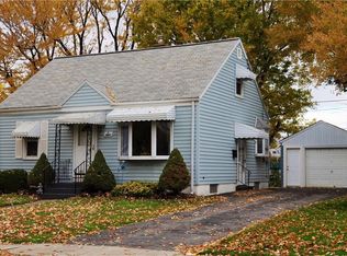6 Saint Lucian Ct, Cheektowaga, NY 14225