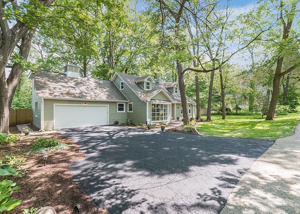 2nd image of 2413 Mayfair Dr