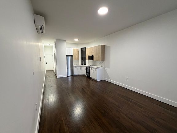 2nd image of 641 Willoughby Ave APT 1C
