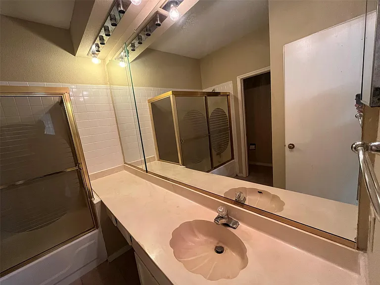 8055 Cambridge St #29 — Photo 21