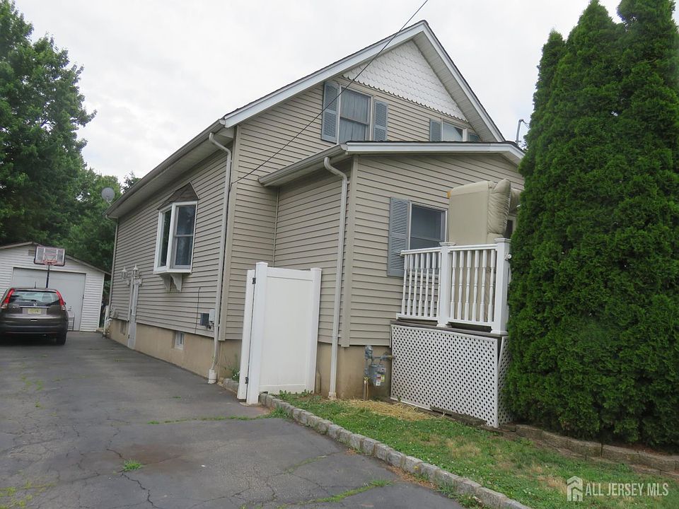 1st image of 12 Tonlyn Pl