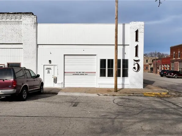 115 E Front St, Perry, KS 66073