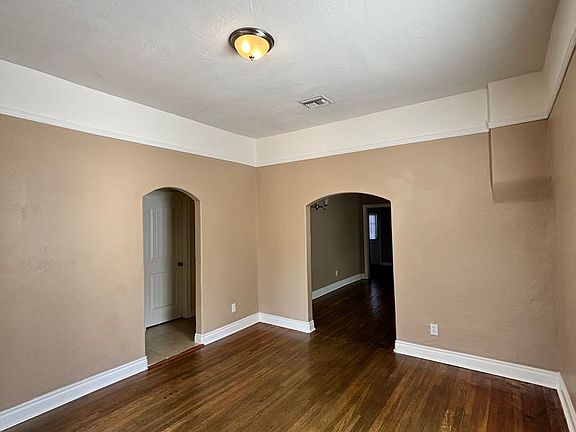 3rd image of 242 N 2nd Ave