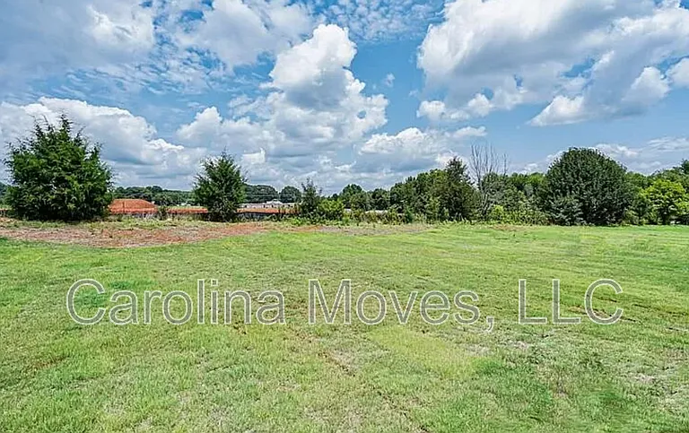 523 Springtime Ln — Photo 11